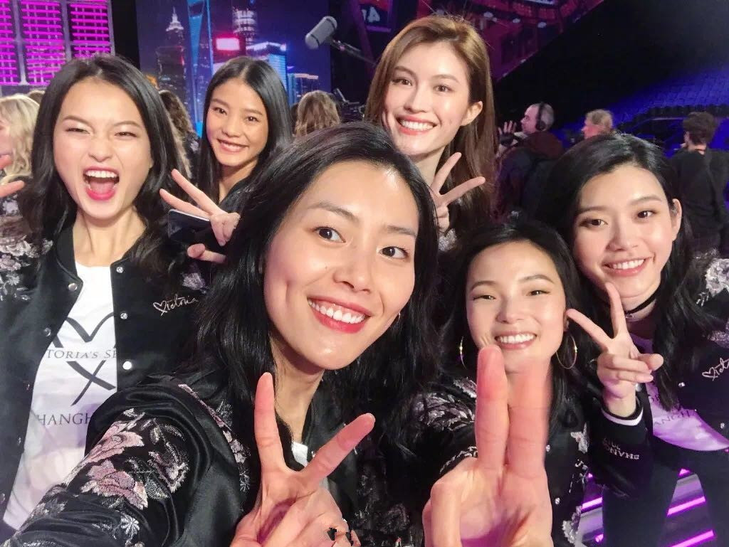 成都维密医美何思彦工商注册(新变更法人后的四川晶亿贸易有限公司)